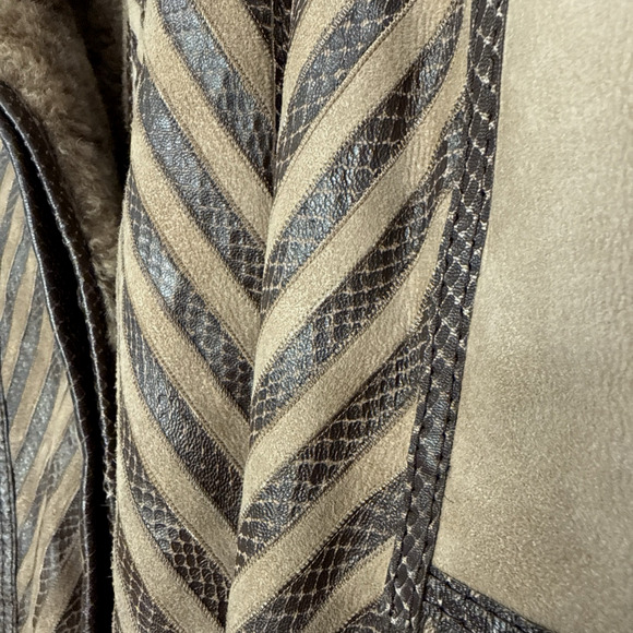 Vintage Suede & Embossed Leather Shearling Coat Tan Brown Boho Size 42 (M/L) - Picture 7 of 16